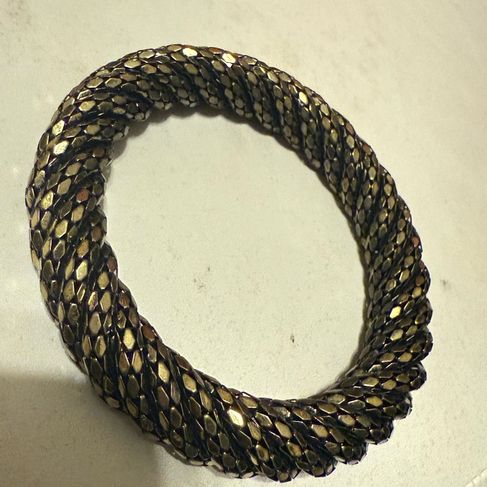 Vintage 1970's Brass Color Tone MESH Metal Swirl Bangle Bracelet *RARE* - Picture 8 of 12